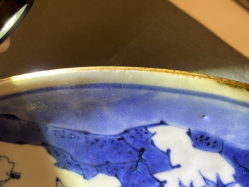 Un plat en porcelaine de Chine en bleu et blanc &agrave; d&eacute;cor d'immortels, marque Yu Tang Jia Qi, Shunzhi