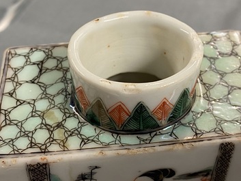 Une bo&icirc;te &agrave; th&eacute; en porcelaine de Chine famille verte, Kangxi