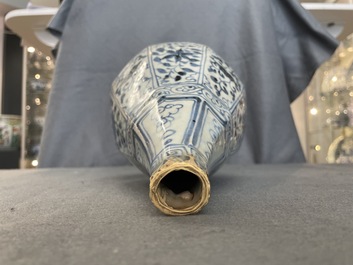 A Chinese blue and white octagonal bottle vase with floral design, Hongwu