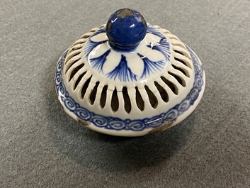 A Chinese blue and white reticulated double-walled teapot and cover, Transitional period