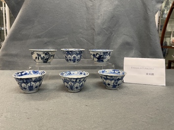 A Chinese blue and white tea caddy, six cups, two saucers and two plates, Kangxi/Yongzheng