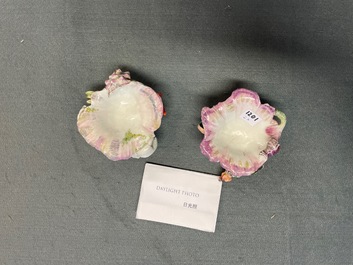 Two Chelsea porcelain shell-form salts, England, 18th C.