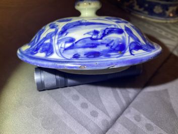 Two Chinese blue and white vases and covers, Wanli