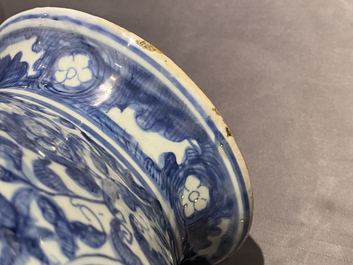 Two Chinese blue and white vases and covers, Wanli