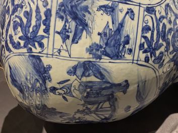 Two Chinese blue and white vases and covers, Wanli