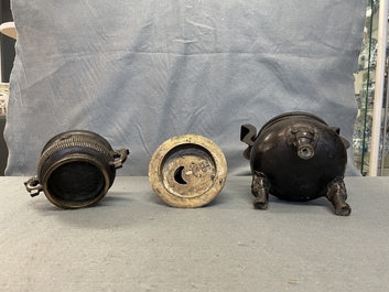 Two Chinese bronze censers, Qing