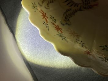 A pair of fluted Chinese Kakiemon-style dishes with tigers, Kangxi
