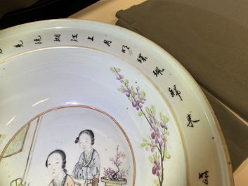 A large Chinese qianjiang cai bowl with a scholar and her student, 19/20th C.