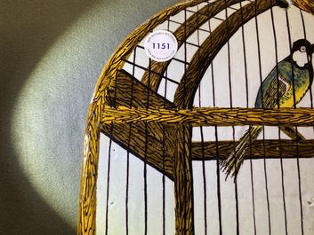 Une plaque en forme de cage &agrave; oiseaux en fa&iuml;ence de Delft polychrome, dat&eacute;e 1773