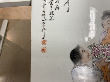 Une plaque en porcelaine de Chine qianjiang cai, R&eacute;publique