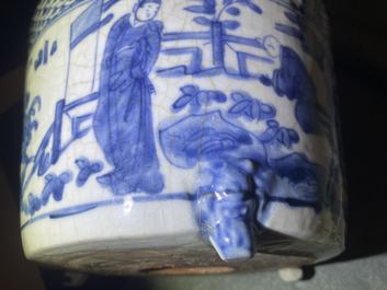 Een Chinese blauw-witte driepotige Swatow wierookbrander, Ming