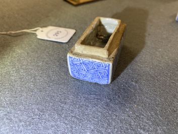 A Chinese blue and white ko-sometsuke box and cover for the Japanese market, Transitional period