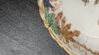Six tasses et soucoupes en forme de lotus en porcelaine de Chine famille rose, Yongzheng