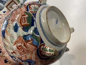 A Dutch Delft cashmere palette tripod bowl, 1st quarter 18th C.