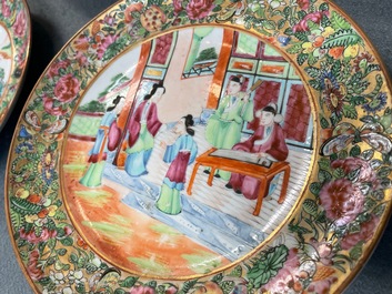 Six assiettes en porcelaine de Chine famille rose de Canton, 19&egrave;me