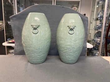 Een paar Chinese monochrome celadon vazen met onderglazuur decor, Qianlong merk, 19e eeuw