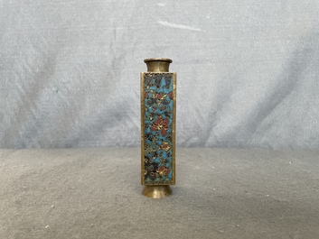 Een kleine Chinese cloisonn&eacute; 'cong' vaas, Wanli