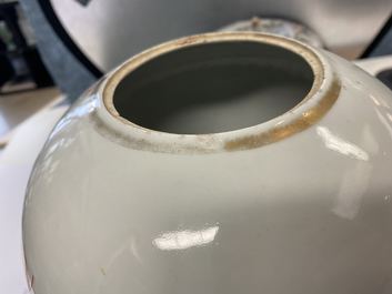 Un bol couvert et une jarre en porcelaine de Chine qianjiang cai, 19/20&egrave;me