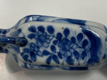 Een collectie Chinese blauw-witte vazen, Kangxi