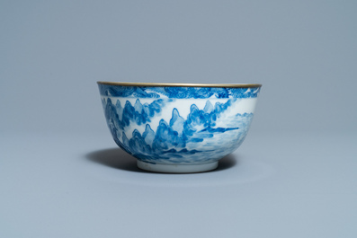 Un bol en porcelaine de Chine 'Bleu de Hue' pour le Vietnam, marque de Kangxi, 19&egrave;me