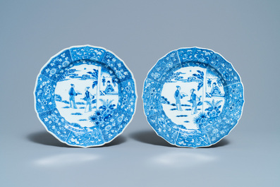 Drie Chinese blauw-witte 'Xi Xiang Ji' schotels, Qianlong
