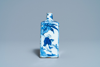 Een vierkante Chinese blauw-witte fles, Wanli