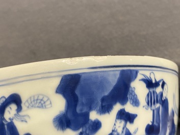 Un bol en porcelaine de Chine en bleu et blanc &agrave; d&eacute;cor d'immortels, Kangxi