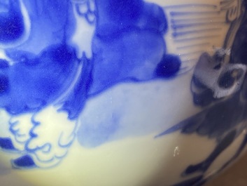 Un bol en porcelaine de Chine en bleu et blanc &agrave; d&eacute;cor d'immortels, Kangxi