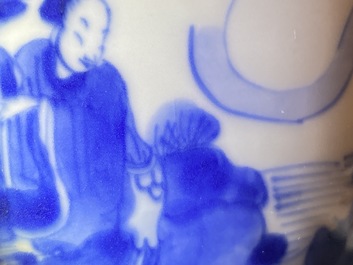 Un bol en porcelaine de Chine en bleu et blanc &agrave; d&eacute;cor d'immortels, Kangxi