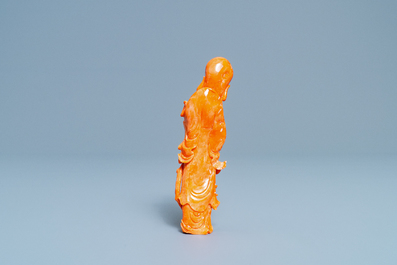 Two Chinese carved red coral figures, 19/20th C.