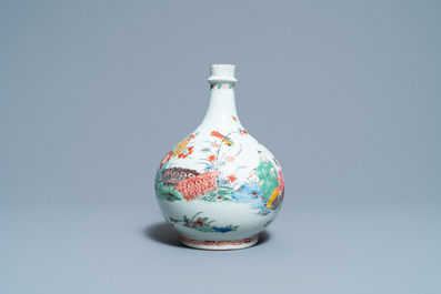 A Dutch-decorated Kakiemon-style Japanese Arita apothecary flask, Edo, 17/18th C.