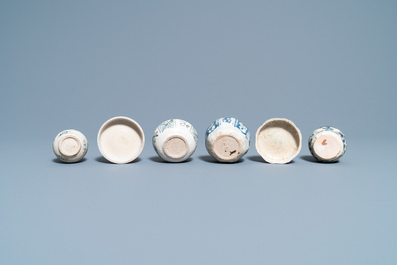 Quatre pi&egrave;ces en gr&egrave;s porcelaineux d'Annam ou Vietnam et un petit pot chinois en bleu et blanc, 15/16&egrave;me