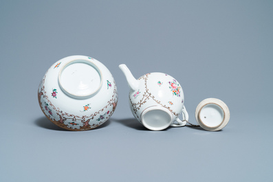 Een Chinees famille rose 12-delig theeservies voor de Europese markt, Qianlong
