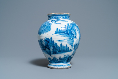 Een vroege blauw-witte Delftse chinoiserie pot, Engeland of Nederland, 3e kwart 17e eeuw