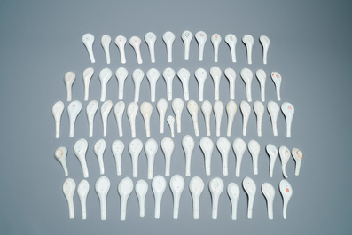72 Chinese famille rose and various spoons, 19/20th C.