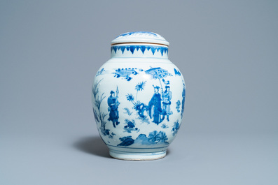 Een Chinese blauw-witte dekselpot met figuren in een landschap, Transitie periode