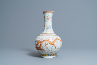 A Chinese famille rose 'dragon' bottle vase, Guangxu mark, 19/20th C.