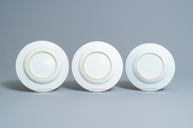 Huit plats en porcelaine de Chine en bleu et blanc, famille rose et famille verte, Kangxi et apr&egrave;s