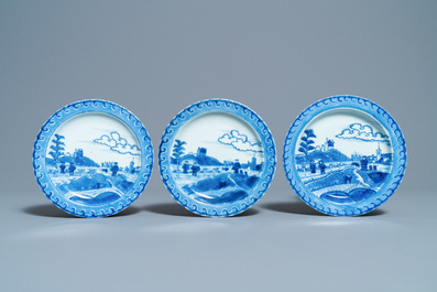 Six assiettes en porcelaine de Chine en bleu et blanc &agrave; d&eacute;cor de 'Scheveningen', Kangxi