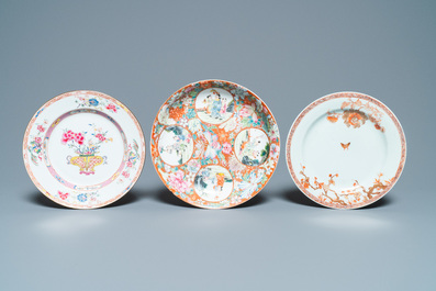 Zes Chinese famille rose borden, een theepot, een dekselkom en een kop, 18/19e eeuw