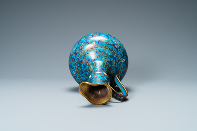 A Chinese cloisonn&eacute; 'floral scroll' water jug, 18/19th C.