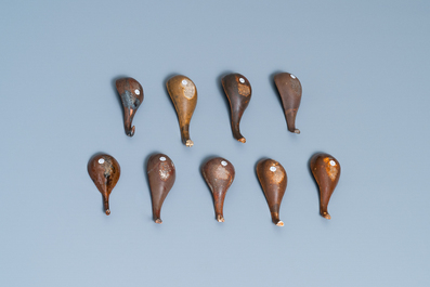 22 Chinese brown- and white-glazed spoons, 17/18th C.