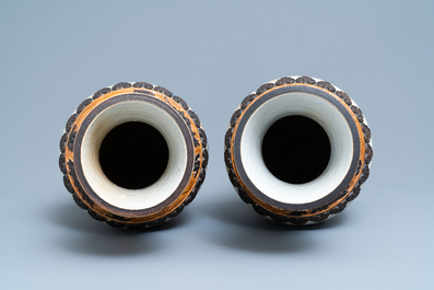 A pair of Chinese Nanking crackle-glazed vases with Li Tieguai, 19th C.