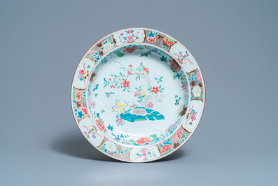 Deux plats en porcelaine de Chine famille rose, Yongzheng/Qianlong