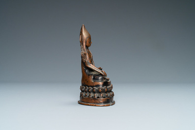 A Sino-Tibetan copper alloy figure of Lama, 18/19th C.