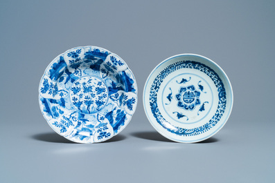 Six plats et assiettes en porcelaine de Chine en bleu et blanc, Kangxi et apr&egrave;s