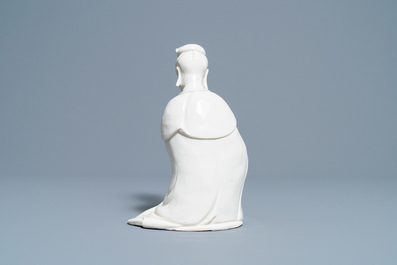 Een Chinese Dehua blanc de Chine figuur van Guanyin, Kangxi