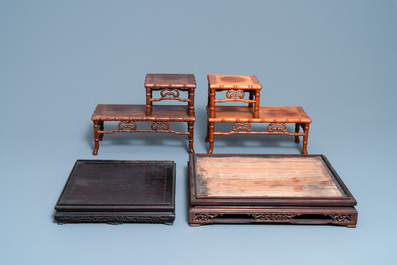 Quatre grands socles en bois sculpt&eacute;, Chine, 19/20&egrave;me