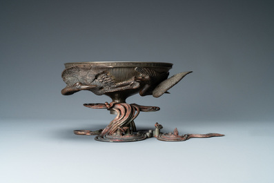 A Japanese copper, bronze and pewter bowl, signed Kimura Toun, Meiji, 19th C.