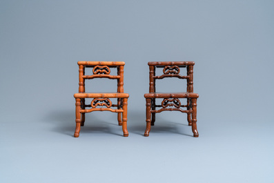 Quatre grands socles en bois sculpt&eacute;, Chine, 19/20&egrave;me